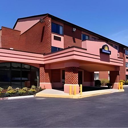 Red Roof Inn Мартинсбърг Екстериор снимка