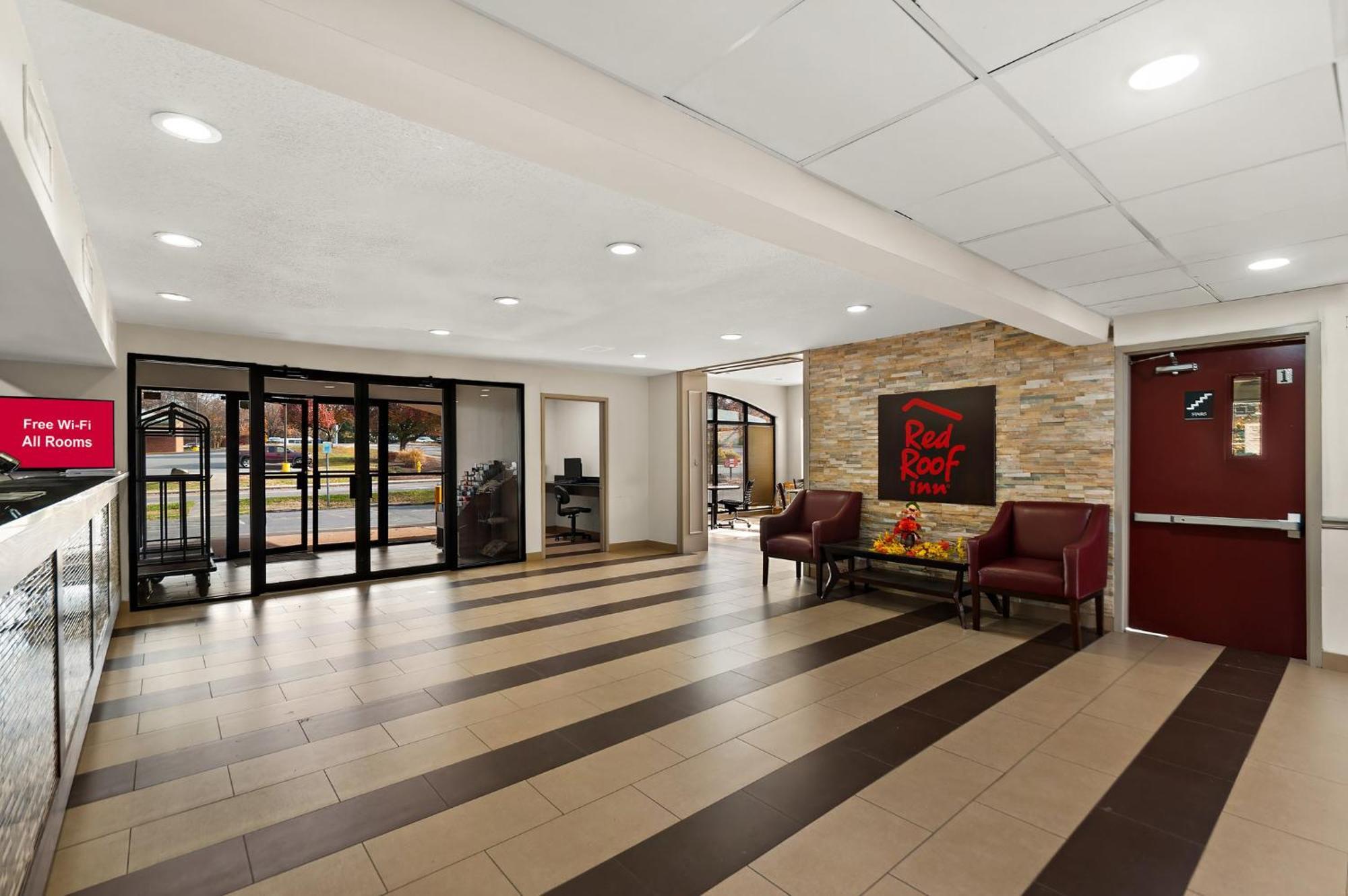 Red Roof Inn Мартинсбърг Екстериор снимка