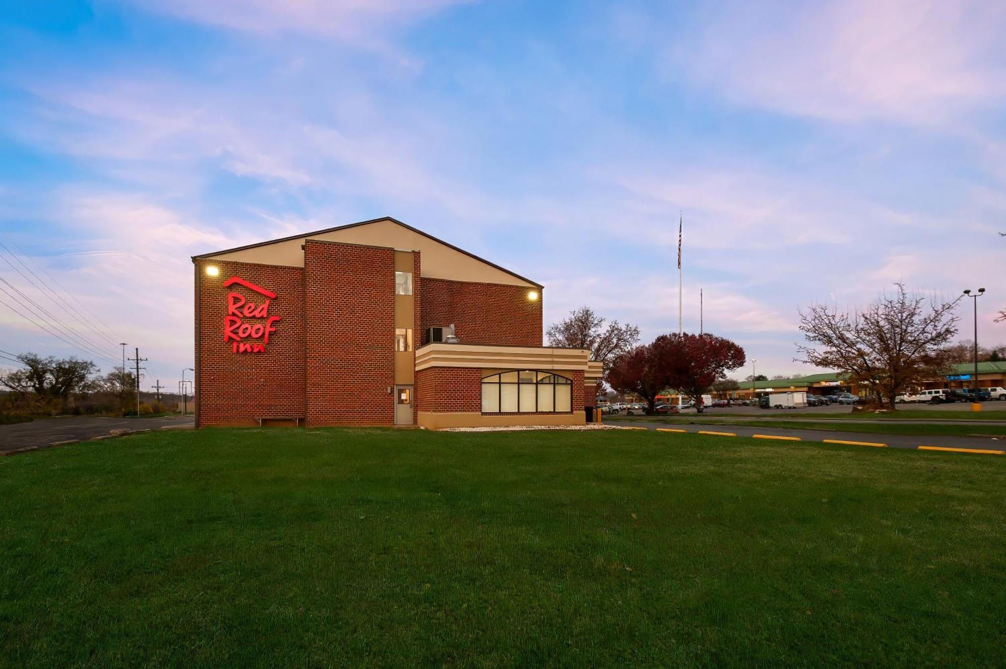 Red Roof Inn Мартинсбърг Екстериор снимка