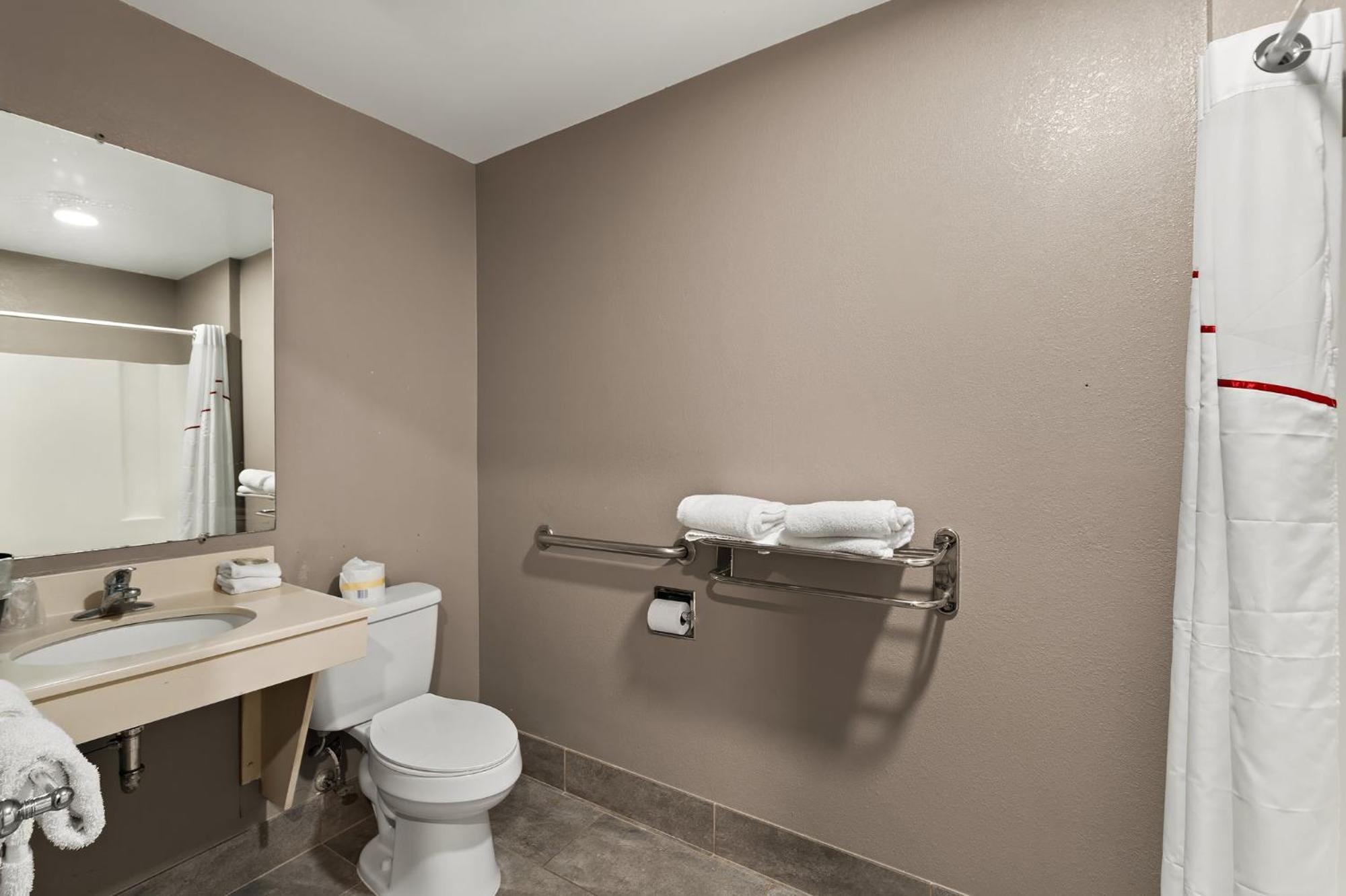 Red Roof Inn Мартинсбърг Екстериор снимка