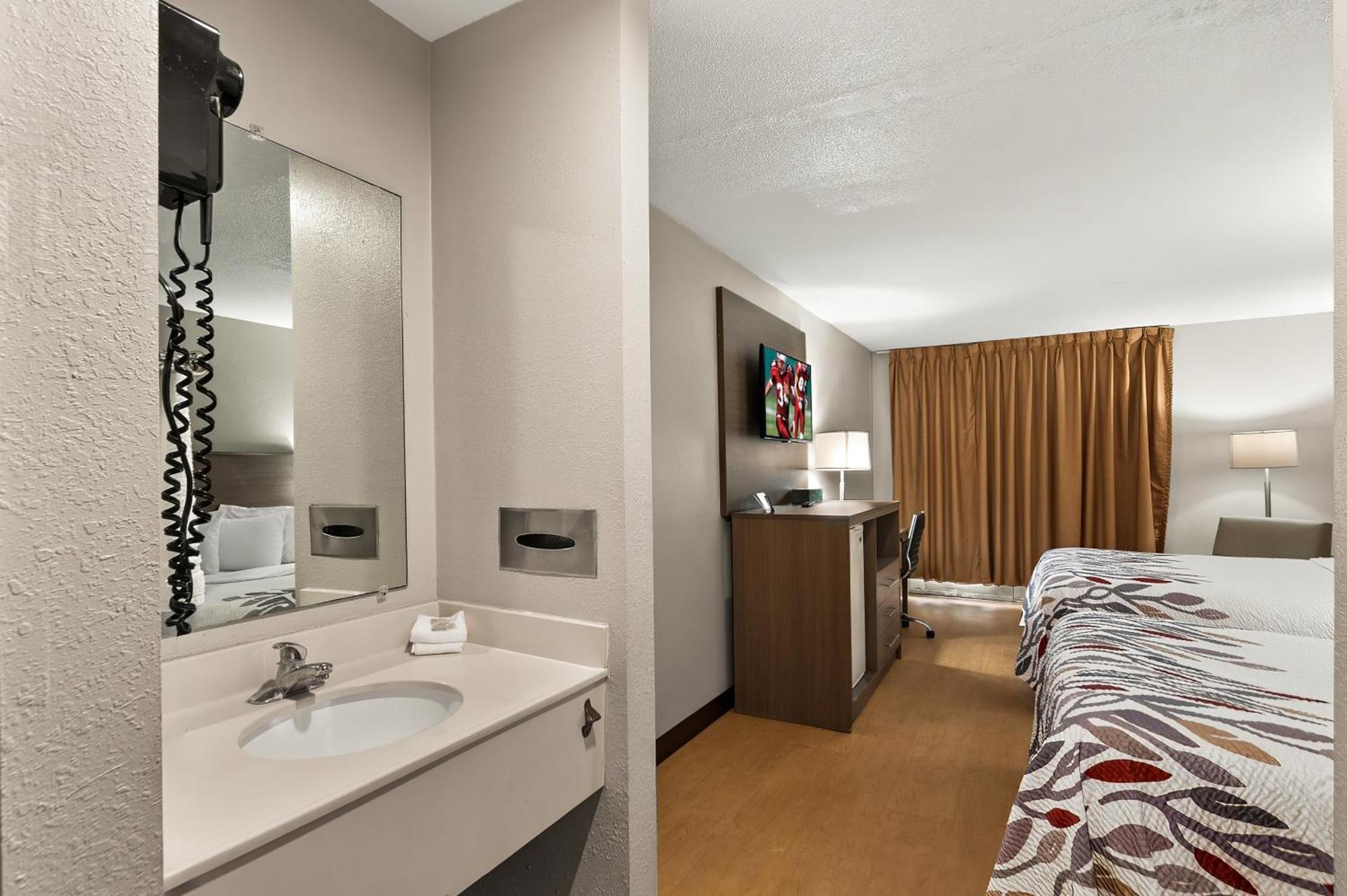 Red Roof Inn Мартинсбърг Екстериор снимка