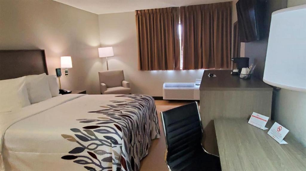 Red Roof Inn Мартинсбърг Екстериор снимка